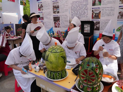 技能讓生活更美好！職教宣傳周，南充中專在行動！